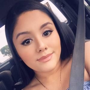 Meet your Posher, Anahi